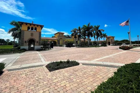 View/Area - 20722 Romagna Pl, Venice, FL 34293 photo 3 of 7