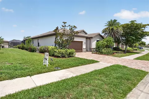 Exterior - 20722 Romagna Pl, Venice, FL 34293 photo 4 of 19