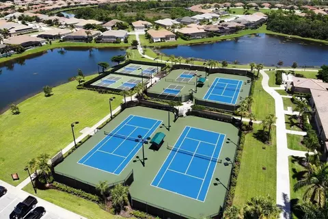 View/Area - 20722 Romagna Pl, Venice, FL 34293 photo 6 of 7