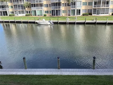 1250 N Portofino Dr #202, Sarasota, FL 34242