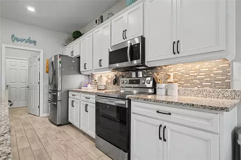 Kitchen - 6331 164th Ave E, Parrish, FL 34219 photo 2 of 5