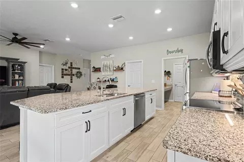 Kitchen - 6331 164th Ave E, Parrish, FL 34219 photo 1 of 5