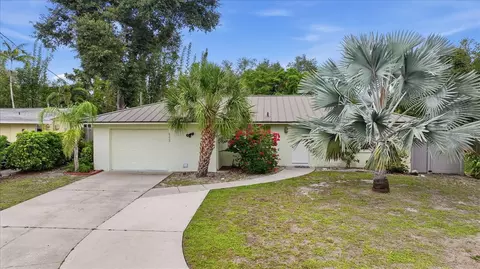 6233 Rockefeller Ave, Sarasota, FL 34231