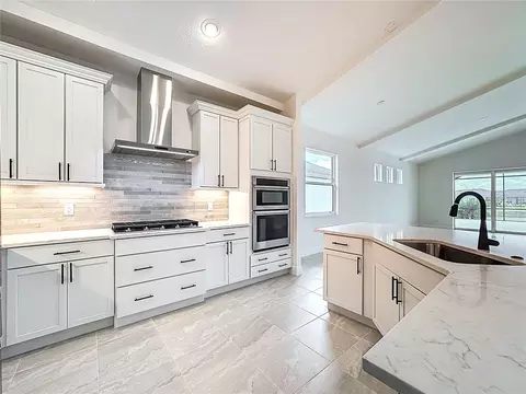 Kitchen - 4214 Sea Marsh Pl, Parrish, FL 34219 photo 2 of 7
