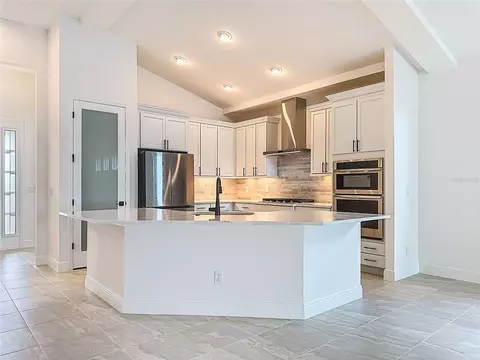 Kitchen - 4214 Sea Marsh Pl, Parrish, FL 34219 photo 7 of 7