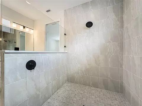 Bath - 4214 Sea Marsh Pl, Parrish, FL 34219 photo 6 of 6