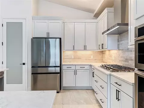 Kitchen - 4214 Sea Marsh Pl, Parrish, FL 34219 photo 5 of 7