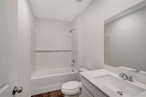 Bath - 13028 Sassafras Trl, Parrish, FL 34219 photo 2 of 2