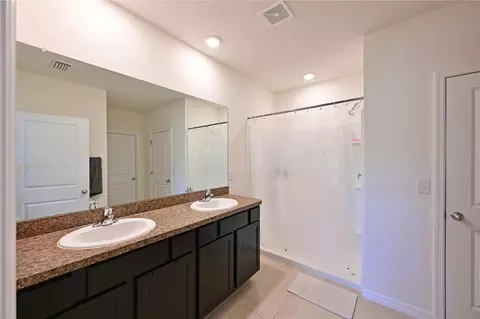 Bath - 2635 Greenleaf Ter, Parrish, FL 34219 photo 1 of 2