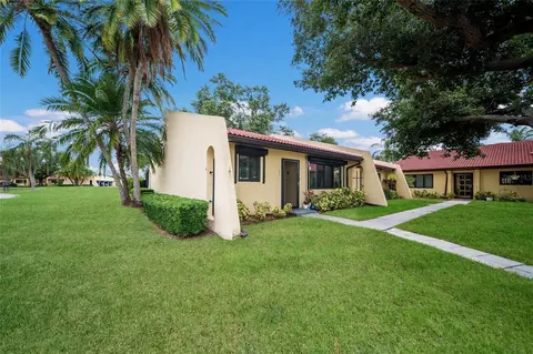 1317 57th St W, Bradenton, FL 34209