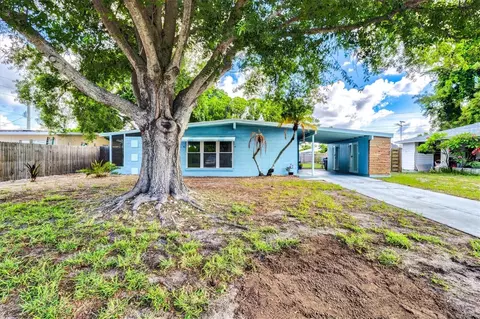 2504 N Radcliffe Pl, Bradenton, FL 34207