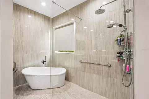 Bath - 5319 120th Ave E, Parrish, FL 34219 photo 3 of 6