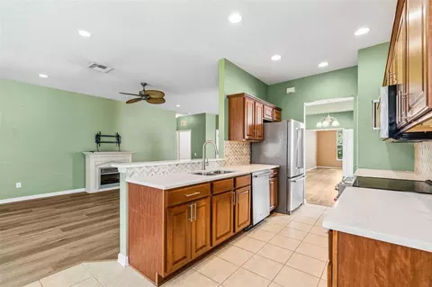 Kitchen - 10448 48th Ct E, Parrish, FL 34219 photo 1 of 4
