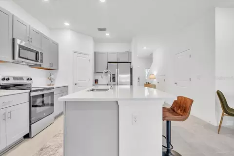 Kitchen - 16632 Bergamo Pl, Bradenton, FL 34211 photo 4 of 7