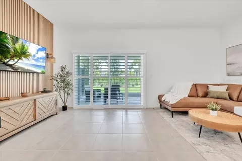 Living - 16632 Bergamo Pl, Bradenton, FL 34211 photo 2 of 4
