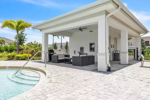 Exterior - 16632 Bergamo Pl, Bradenton, FL 34211 photo 11 of 14