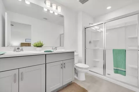 Bath - 16632 Bergamo Pl, Bradenton, FL 34211 photo 1 of 5