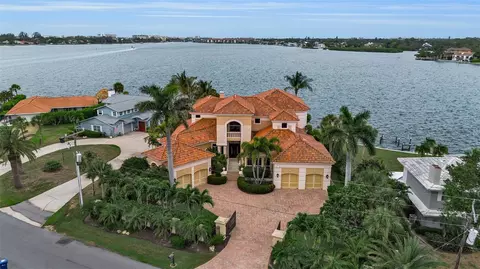 1541 Caribbean Dr, Sarasota, FL 34231