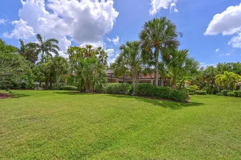 Exterior - 10622 Conch Shell Ter, Bradenton, FL 34212 photo 10 of 15