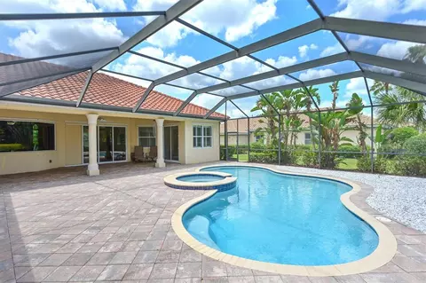 Exterior - 10622 Conch Shell Ter, Bradenton, FL 34212 photo 5 of 15