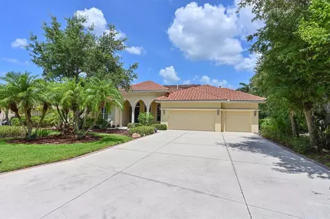 Exterior - 10622 Conch Shell Ter, Bradenton, FL 34212 photo 1 of 15