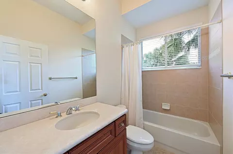 Bath - 10622 Conch Shell Ter, Bradenton, FL 34212 photo 2 of 3