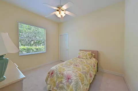 Bedroom - 10622 Conch Shell Ter, Bradenton, FL 34212 photo 6 of 8