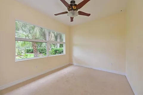Bedroom - 10622 Conch Shell Ter, Bradenton, FL 34212 photo 4 of 8