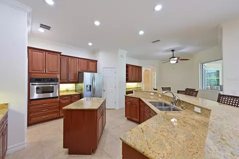 Kitchen - 10622 Conch Shell Ter, Bradenton, FL 34212 photo 1 of 2