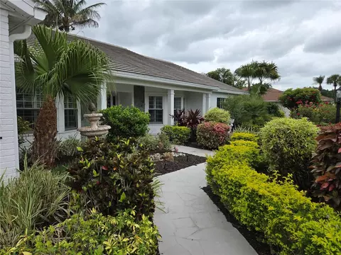 5679 Country Lakes Dr #7, Sarasota, FL 34243