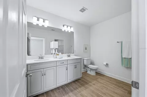 Bath - 9959 Last Light Gln, Parrish, FL 34219 photo 1 of 3