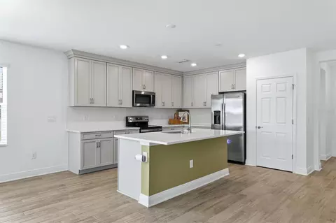 Kitchen - 9959 Last Light Gln, Parrish, FL 34219 photo 2 of 2