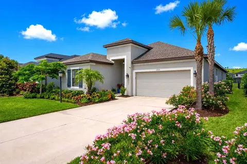 6420 Grandview Hill Ct, Bradenton, FL 34203
