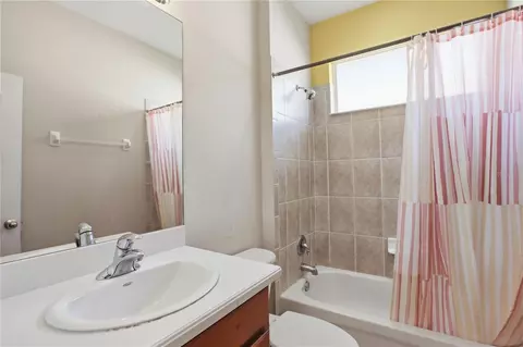 Bath - 12512 23rd St E, Parrish, FL 34219 photo 5 of 5