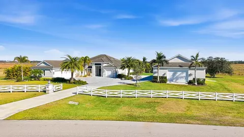 3467 Compound Ct, Sarasota, FL 34240