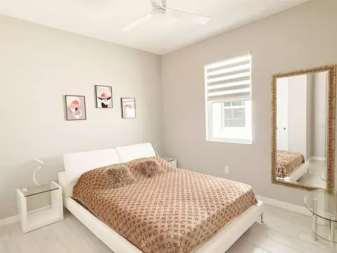 Bedroom - 12055 Forest Manor Ln, Seffner, FL 33584 photo 5 of 5