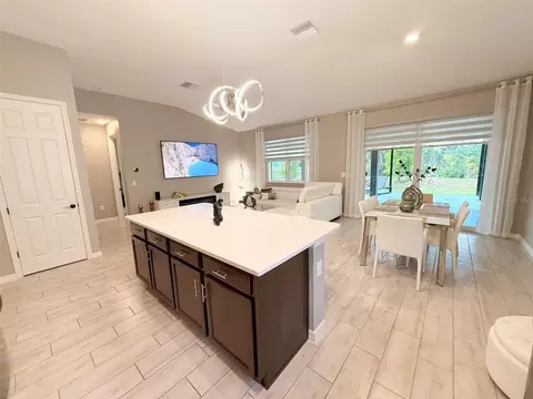 Kitchen - 12055 Forest Manor Ln, Seffner, FL 33584 photo 4 of 4