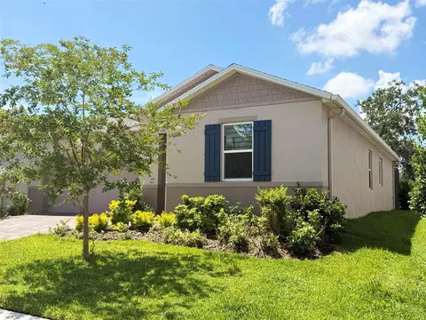 Exterior - 12055 Forest Manor Ln, Seffner, FL 33584 photo 4 of 10