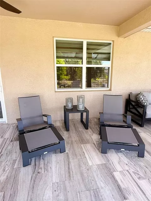 Exterior - 12055 Forest Manor Ln, Seffner, FL 33584 photo 8 of 10