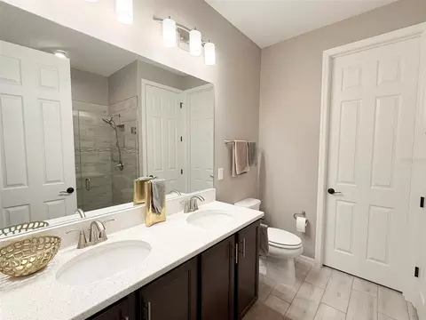 Bath - 12055 Forest Manor Ln, Seffner, FL 33584 photo 1 of 4