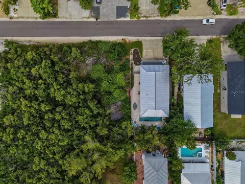 View/Area - 2811 Avenue C, Holmes Beach, FL 34217 photo 4 of 14