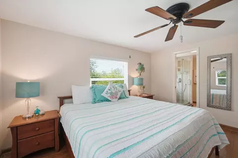 Bedroom - 2811 Avenue C, Holmes Beach, FL 34217 photo 2 of 5
