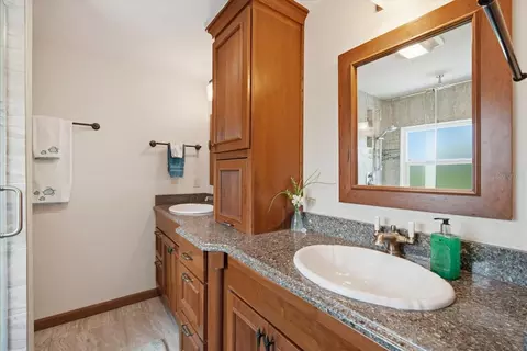 Bath - 2811 Avenue C, Holmes Beach, FL 34217 photo 1 of 5