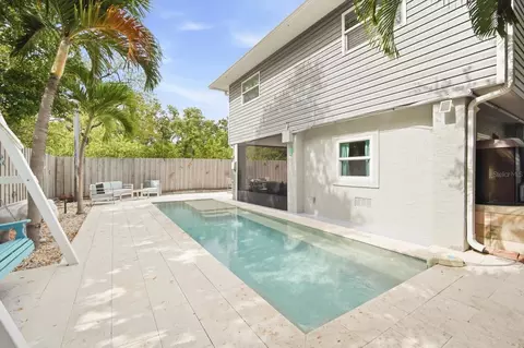 Exterior - 2811 Avenue C, Holmes Beach, FL 34217 photo 6 of 11