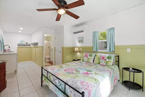 Bedroom - 2811 Avenue C, Holmes Beach, FL 34217 photo 5 of 5