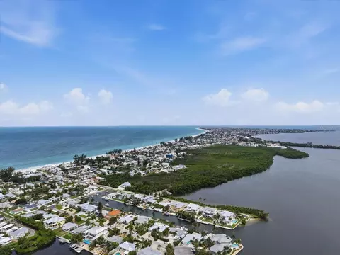 View/Area - 2811 Avenue C, Holmes Beach, FL 34217 photo 5 of 14