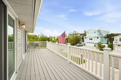 Exterior - 2811 Avenue C, Holmes Beach, FL 34217 photo 8 of 11