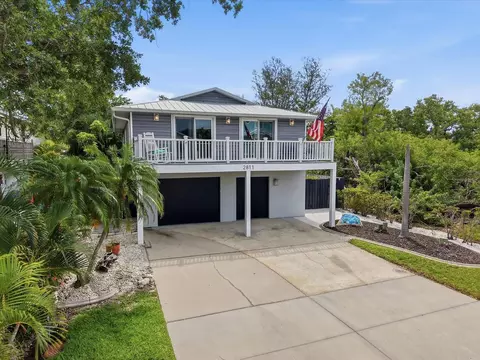 Exterior - 2811 Avenue C, Holmes Beach, FL 34217 photo 1 of 11