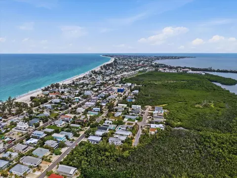 View/Area - 2811 Avenue C, Holmes Beach, FL 34217 photo 9 of 14
