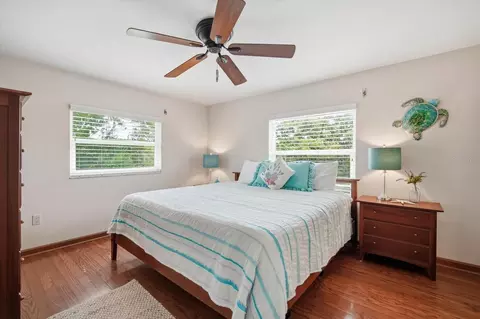 Bedroom - 2811 Avenue C, Holmes Beach, FL 34217 photo 1 of 5